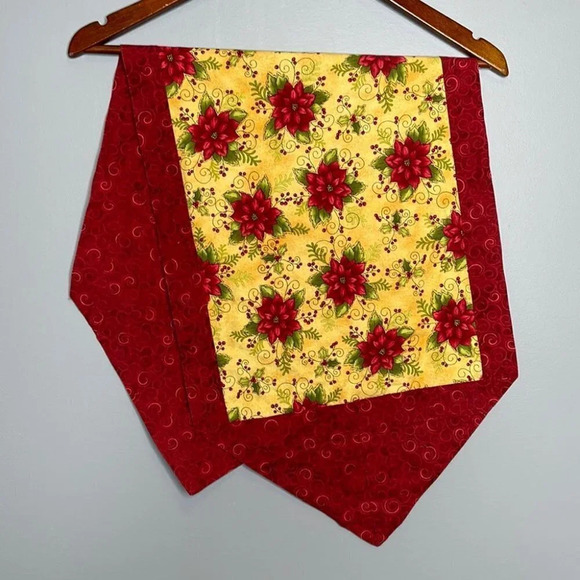 VINTAGE Handmade Christmas Table Runner Poinsettias Red Reversable - Picture 5 of 5